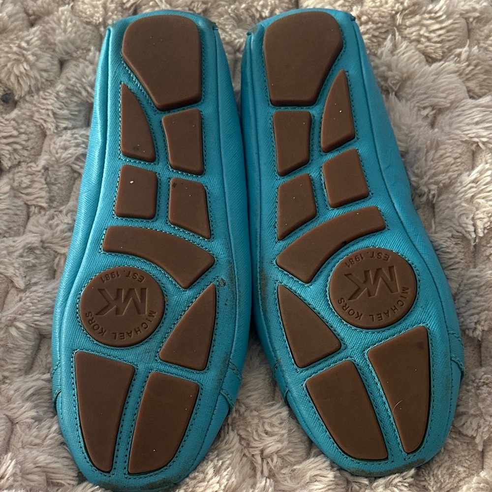Authentic Michael Kors Turquoise Fulton Flats with Silver MK Logo- 8.5 - Picture 3 of 6